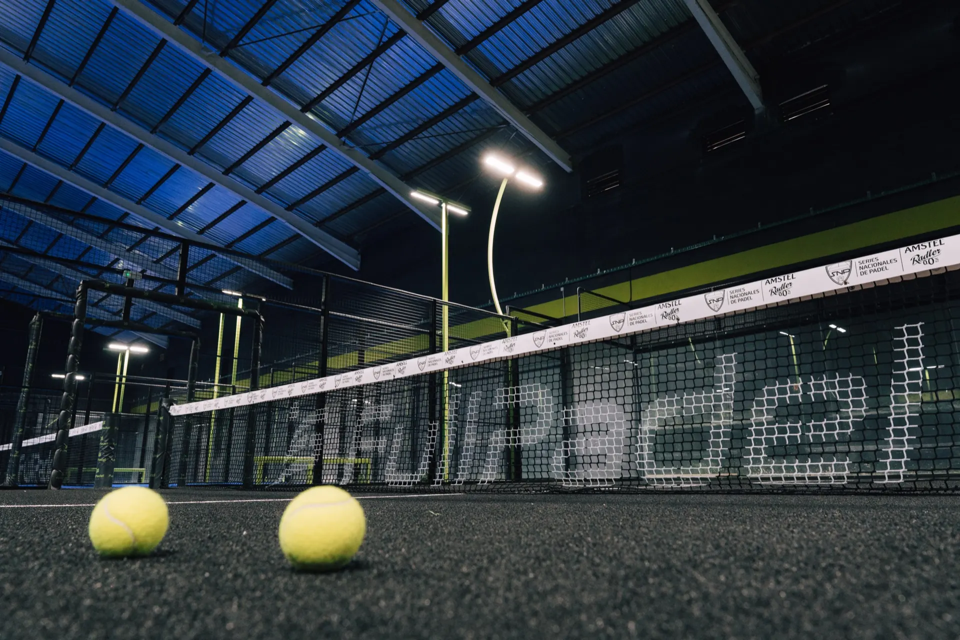 Pista interior de Full Padel